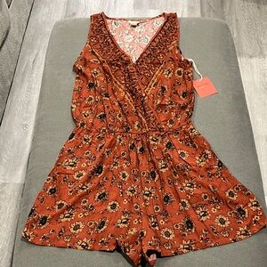 Floral Romper with Side Pockets